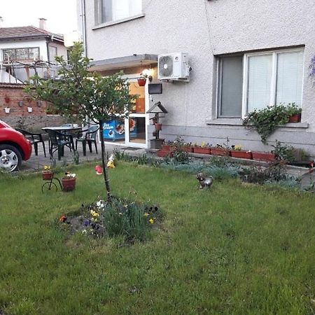 Владимировата Къща Kalofer Luaran gambar